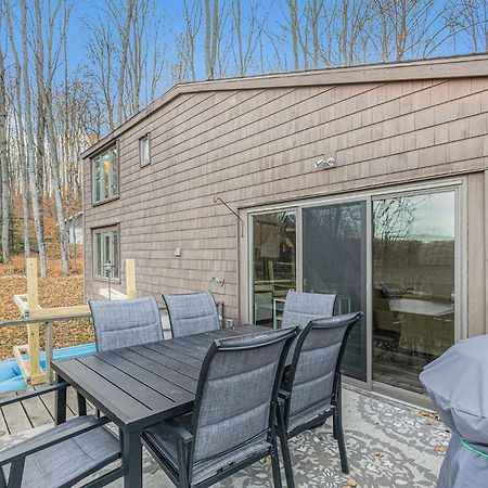 Quiet And Cozy Lakefront Home Near Mt Boyne Gaylord Exterior photo